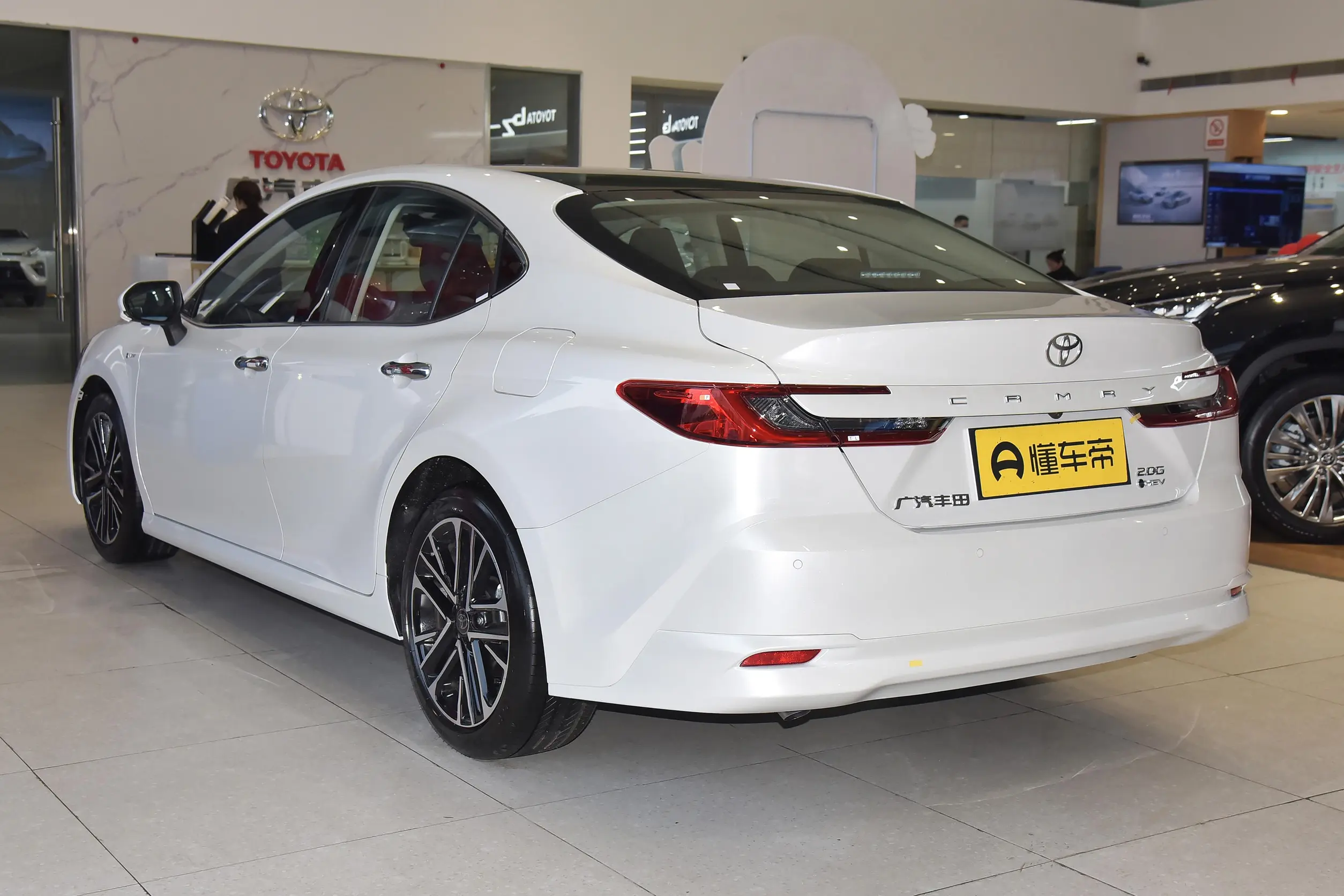 Toyota Camry 2024 задняя часть